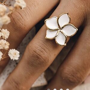 Linjer Plumeria Gold and White Flower Ring